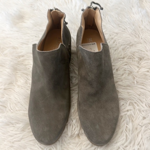 NEW Kenneth Cole Grey Suede Cut Out ankle bootie tassel women size 9.5 - Picture 4 of 7